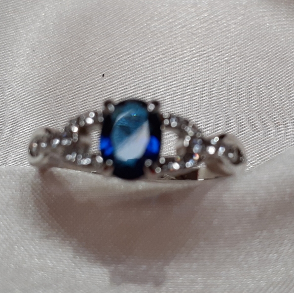 Inlaid Sapphire Zircon Size 11 Ring - Picture 4 of 9